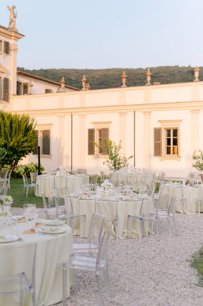 Tavoli del ricevimento di matrimonio a Villa Mosconi Bertani in Valpolicella