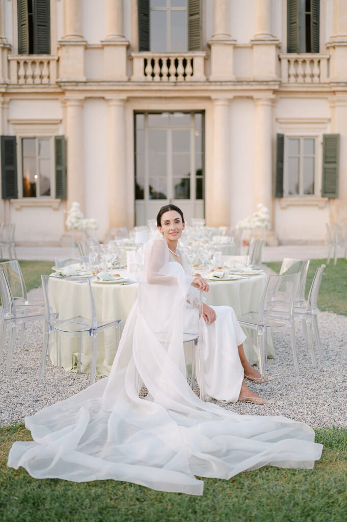 Sposa a Villa Mosconi Bertani durante un matrimonio elegante in Valpolicella