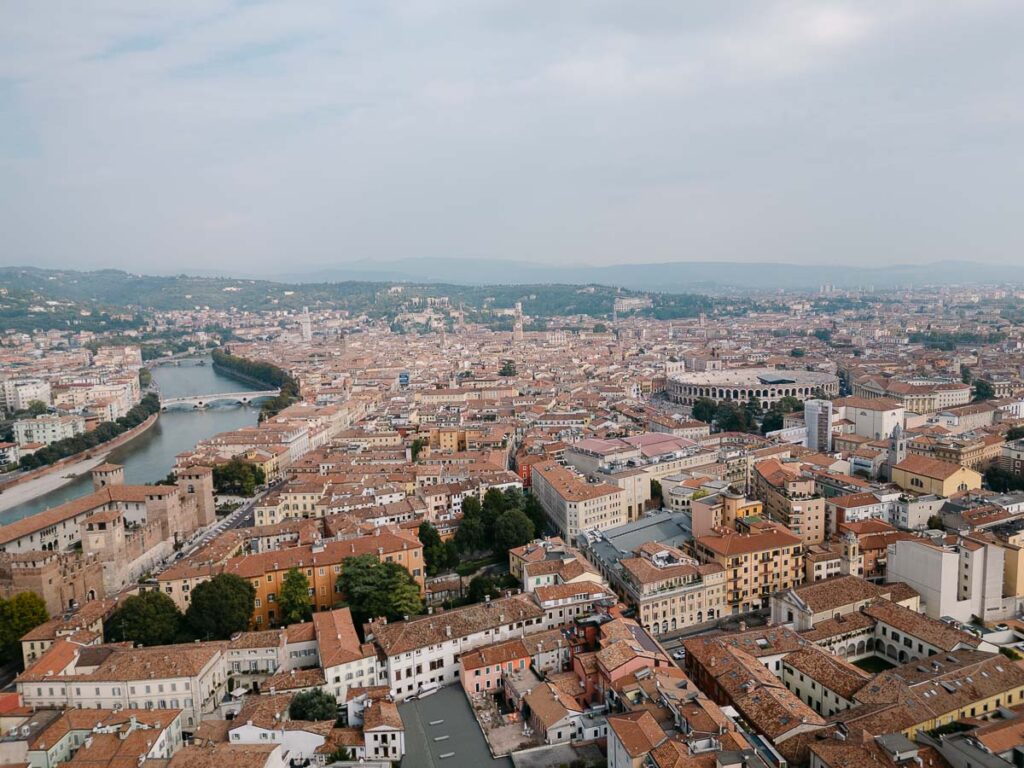 Vista drone del centro storico di Verona