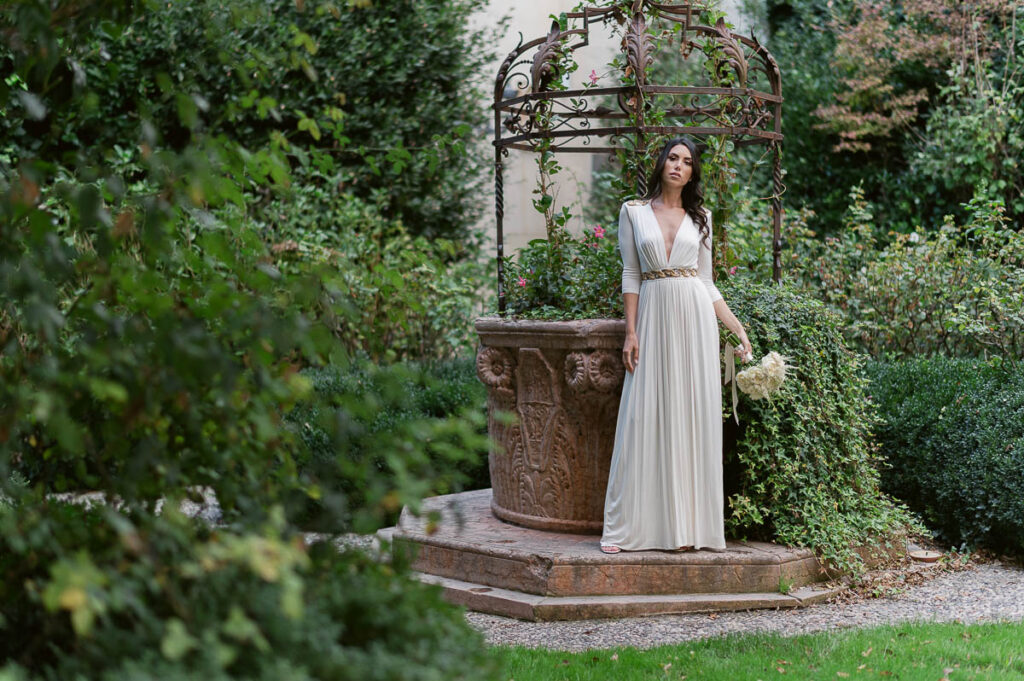 Sposa in giardino a Villa Byblos a Verona